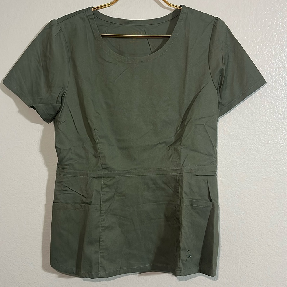 Jaanuu peplum Army green scrub top size M